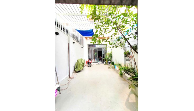 Mặt Tiền Kinh Doanh 3 Tầng 126m2_4.5x28m Vị trí đẹp Gần Ngã 4 Thủ Đức Hiệp Phú Thủ Đức Chỉ 12,7 tỷ